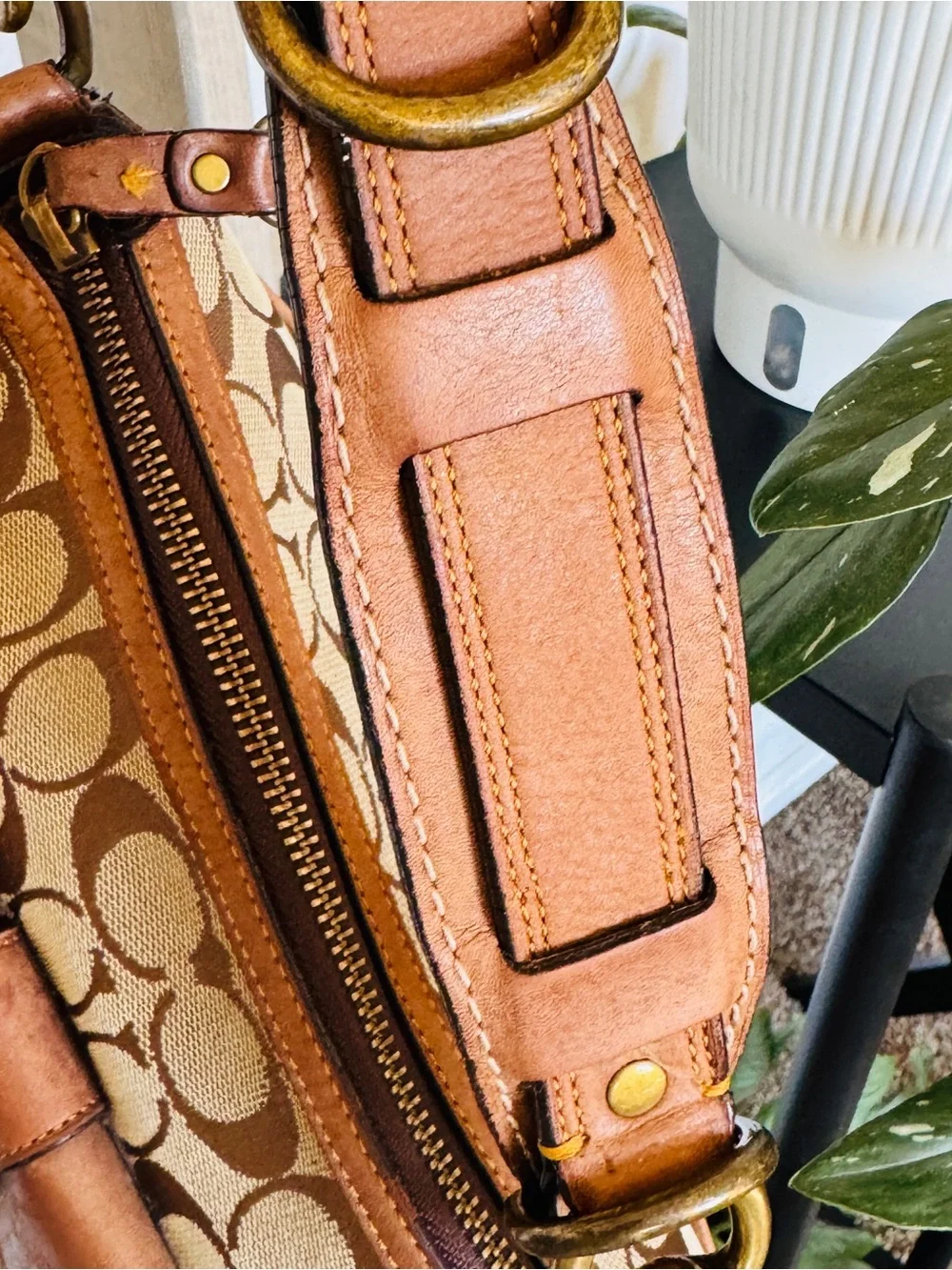 👜 Coach Special Edition Fall 2004 Signature Jacquard Suede Leather Shoulder Bag - Picture 10 of 15